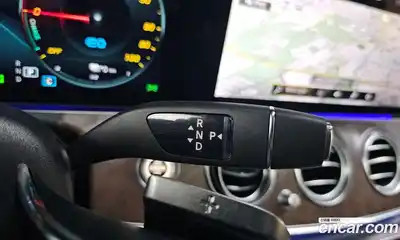 Mercedes-Benz E-Class 2023 2.0 автомат (гидро), миниатюра 12