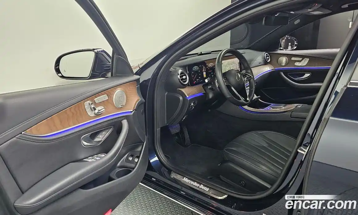 Mercedes-Benz E-Class 2023 2.0 автомат (гидро), фото 13