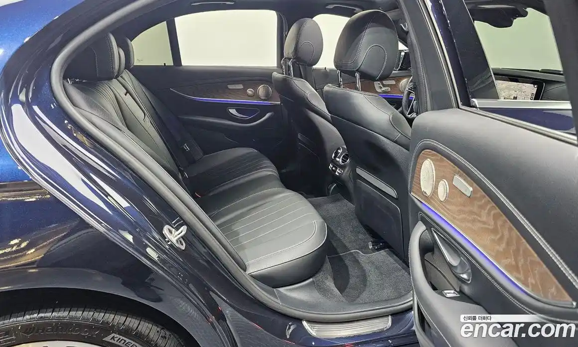 Mercedes-Benz E-Class 2023 2.0 автомат (гидро), фото 17