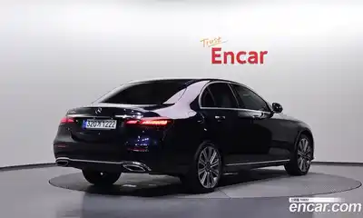 Mercedes-Benz E-Class 2023 2.0 автомат (гидро), миниатюра 2