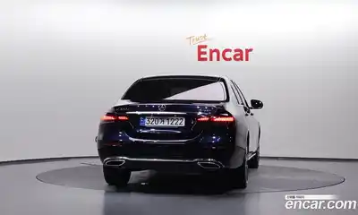 Mercedes-Benz E-Class 2023 2.0 автомат (гидро), миниатюра 4