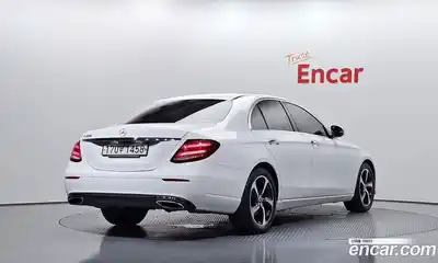 Mercedes-Benz E-Class 2019 2.0 автомат (гидро), миниатюра 2