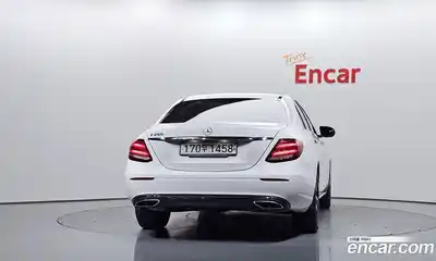 Mercedes-Benz E-Class 2019 2.0 автомат (гидро), миниатюра 4