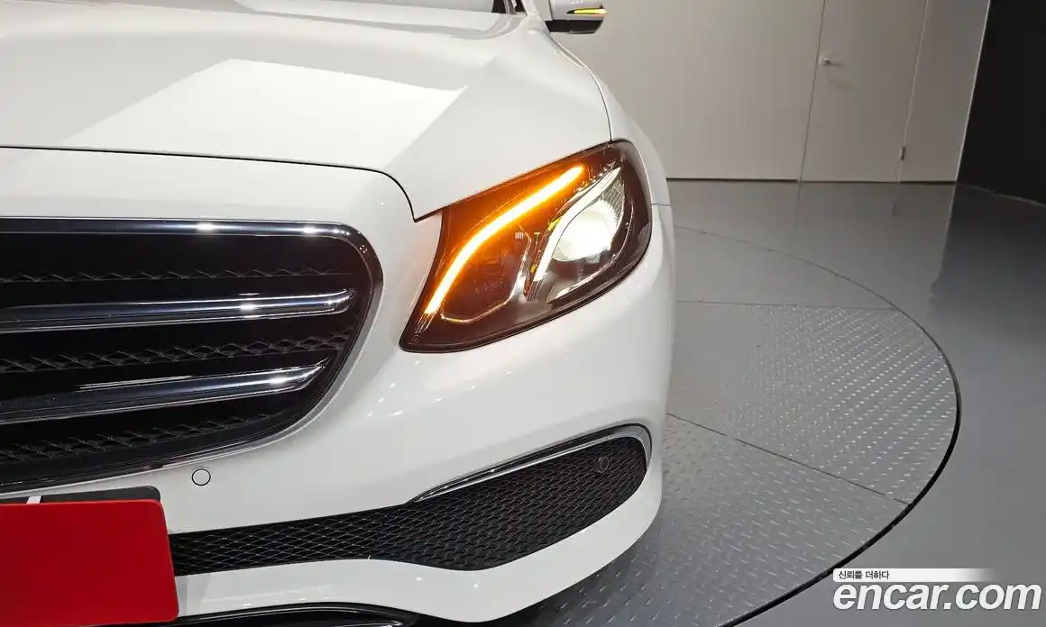 Mercedes-Benz E-Class 2019 2.0 автомат (гидро), фото 8