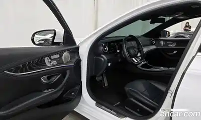 Mercedes-Benz E-Class 2022 2.0 автомат (гидро), миниатюра 10