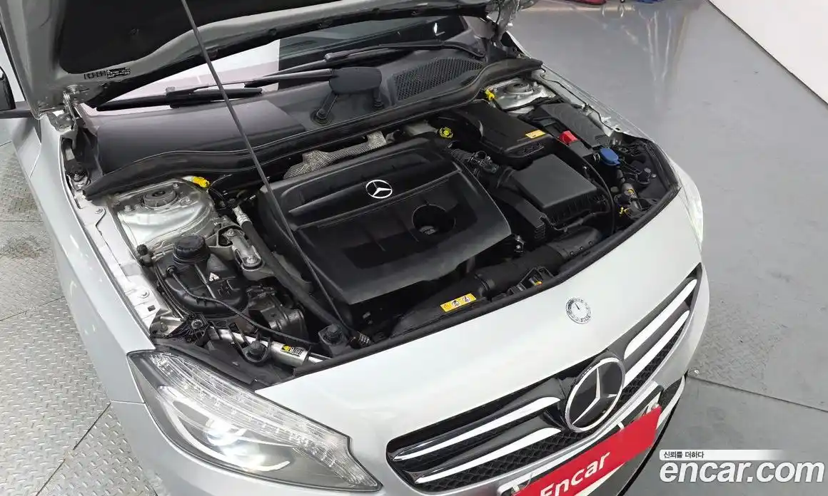 Mercedes-Benz A-Class 2015 1.5 гидро, фото 6 Mercedes-Benz A-Class 2015 1.5 гидро, фото 6