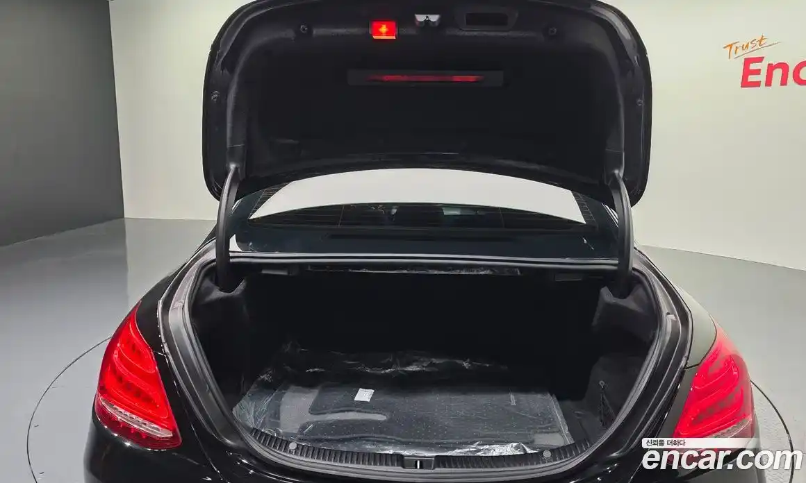 Mercedes-Benz C-Class 2017 2.1 гидро, фото 20 Mercedes-Benz C-Class 2017 2.1 гидро, фото 20