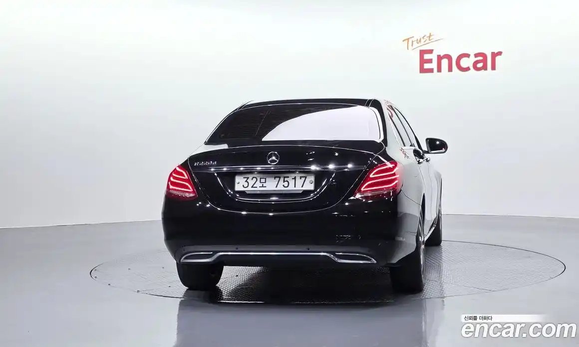 Mercedes-Benz C-Class 2017 2.1 гидро, фото 4 Mercedes-Benz C-Class 2017 2.1 гидро, фото 4