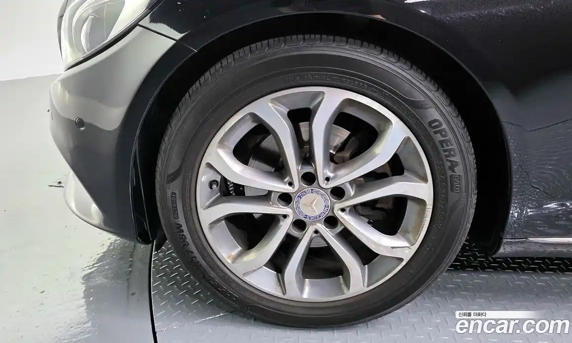 Mercedes-Benz C-Class 2017 2.1 гидро, фото 5 Mercedes-Benz C-Class 2017 2.1 гидро, фото 5