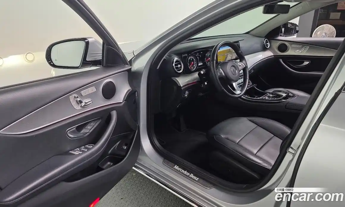 Mercedes-Benz E-Class 2018 2.0 автомат (гидро), фото 13