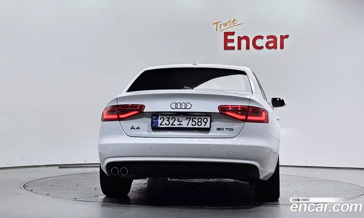 Audi A4 2015 2.0 автомат (гидро), фото 4