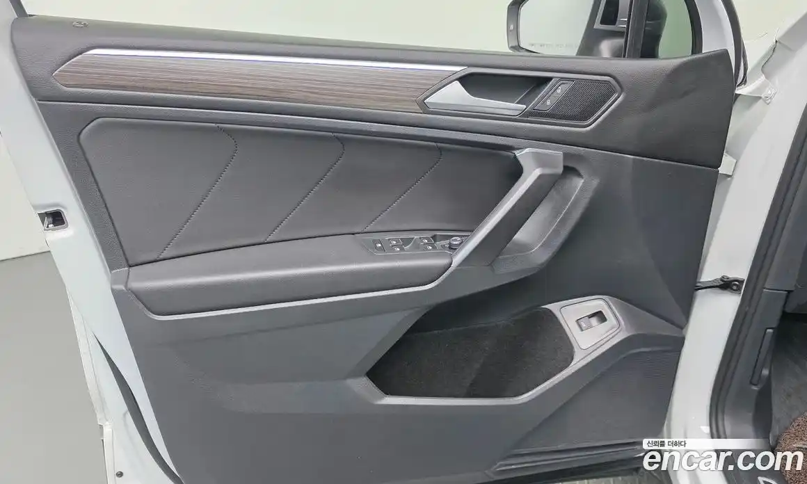 Volkswagen Tiguan 2023 2.0 автомат (гидро), фото 14