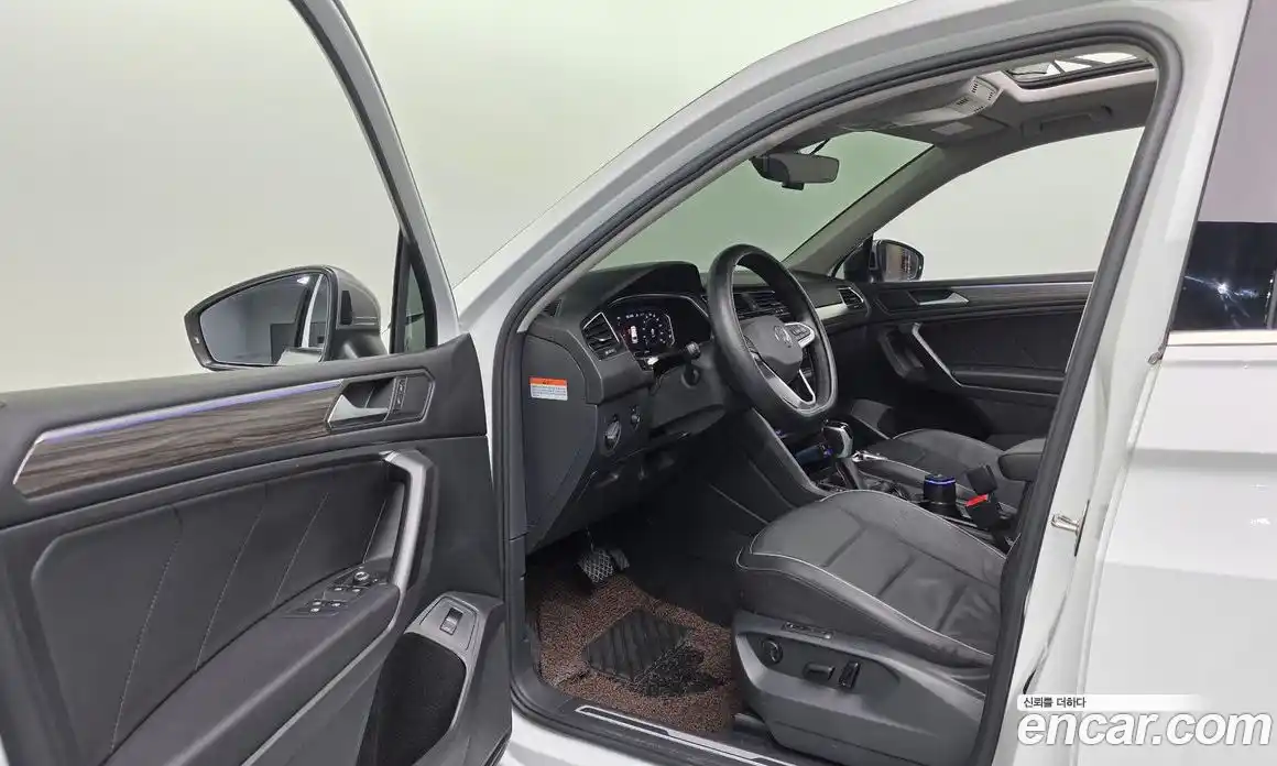 Volkswagen Tiguan 2023 2.0 автомат (гидро), фото 19