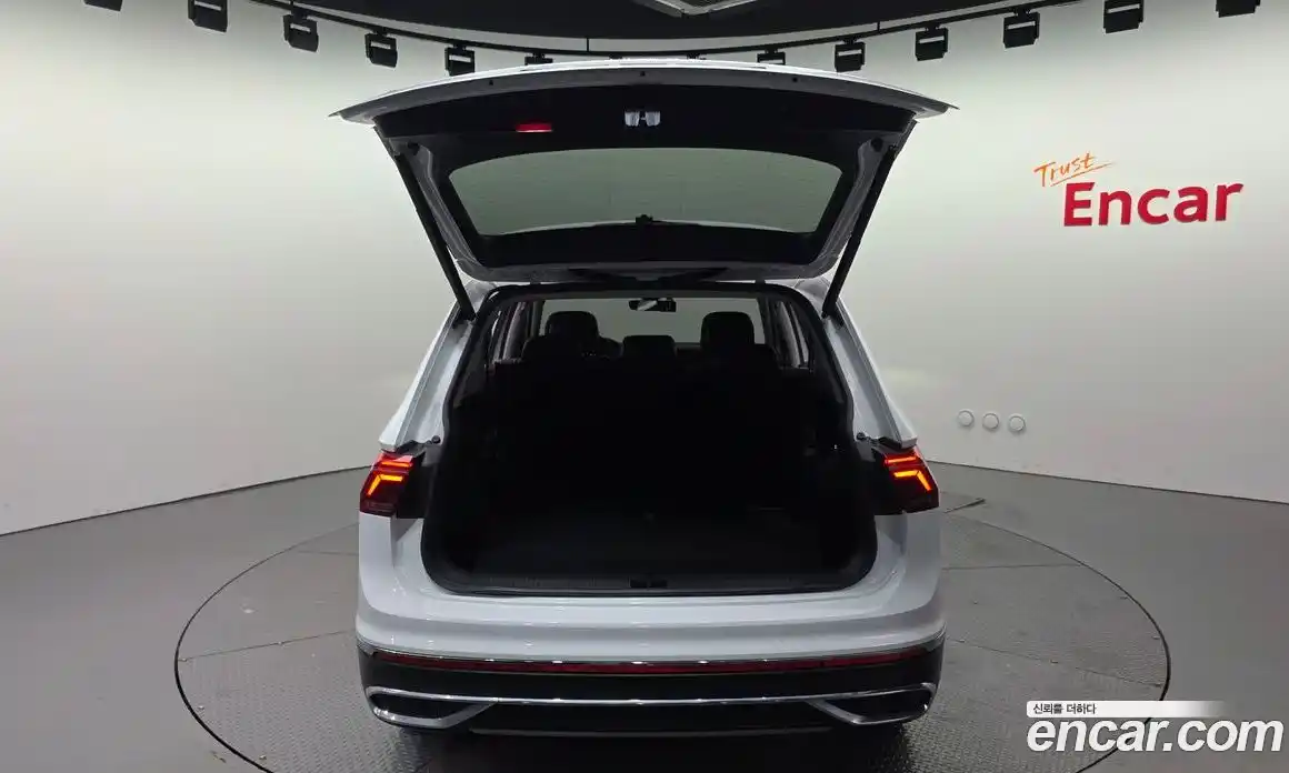 Volkswagen Tiguan 2023 2.0 автомат (гидро), фото 26
