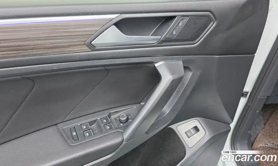 Volkswagen Tiguan 2023 2.0 автомат (гидро), фото 28