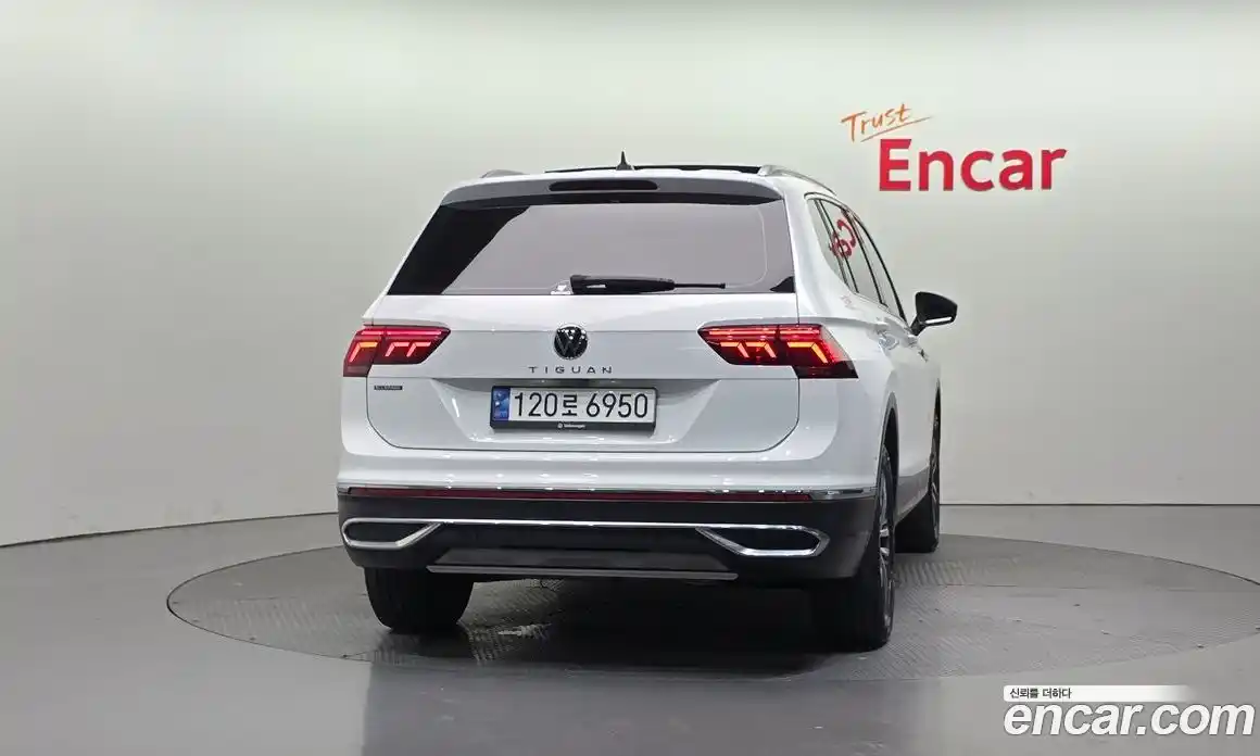 Volkswagen Tiguan 2023 2.0 автомат (гидро), фото 4