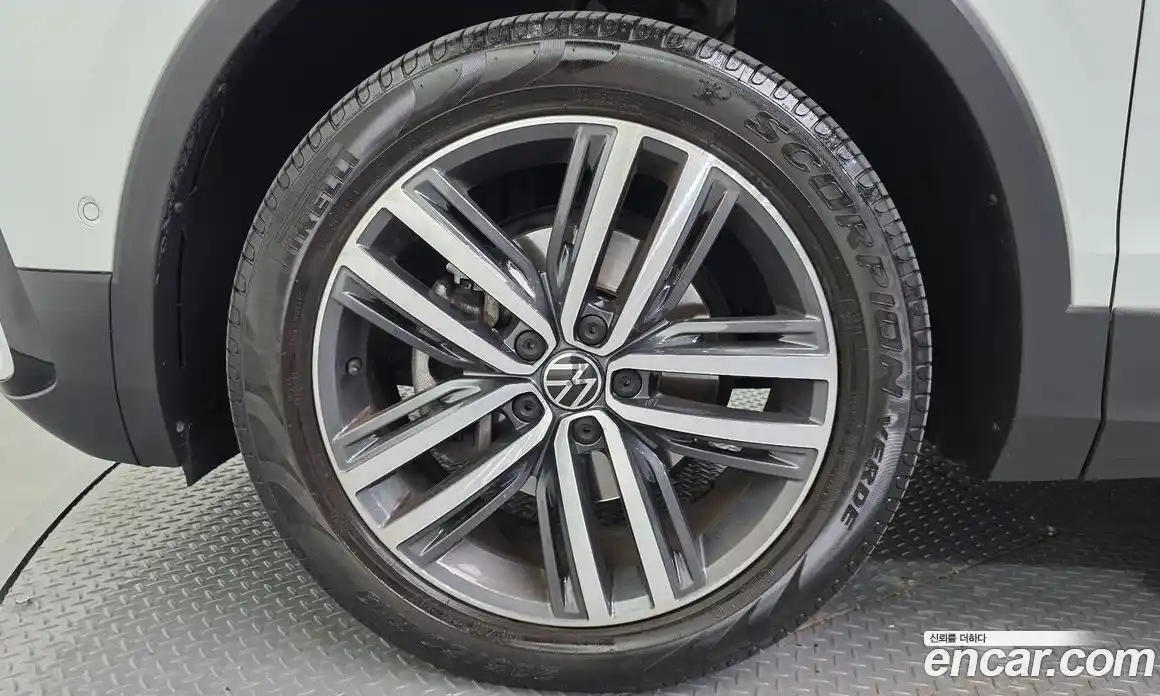 Volkswagen Tiguan 2023 2.0 автомат (гидро), фото 5