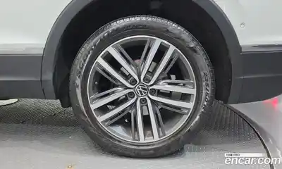 Volkswagen Tiguan 2023 2.0 автомат (гидро), миниатюра 7