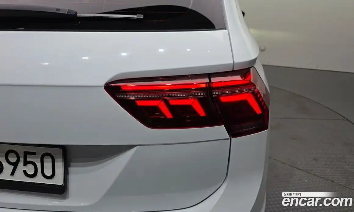 Volkswagen Tiguan 2023 2.0 автомат (гидро), фото 9