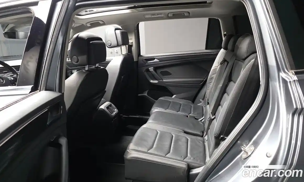Volkswagen Tiguan 2018 2.0 автомат (гидро), фото 17