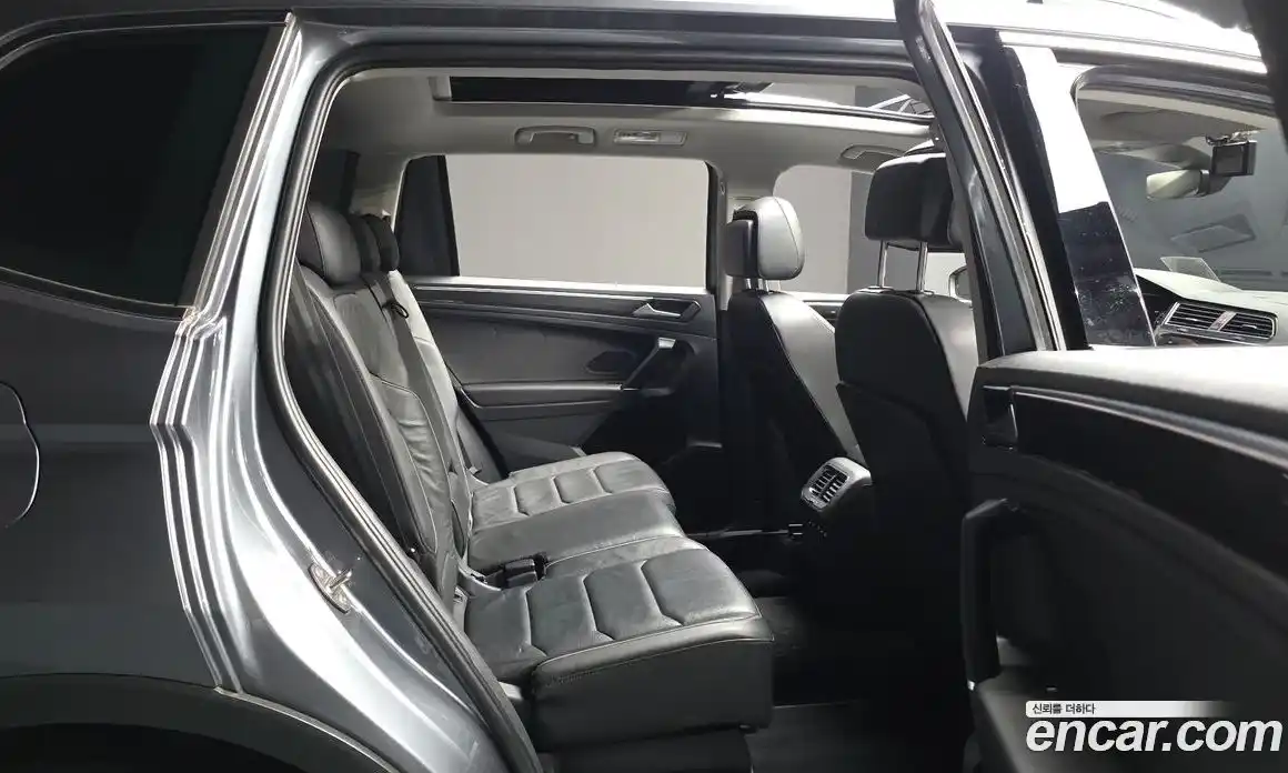 Volkswagen Tiguan 2018 2.0 автомат (гидро), фото 18