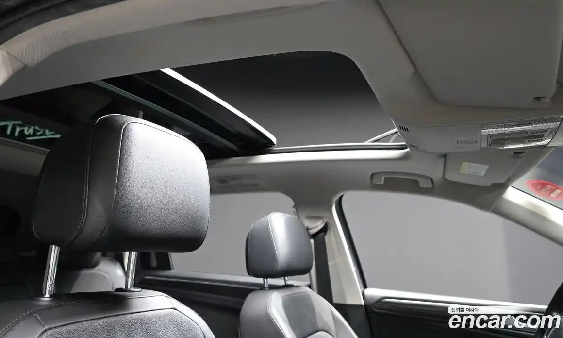 Volkswagen Tiguan 2018 2.0 автомат (гидро), фото 26