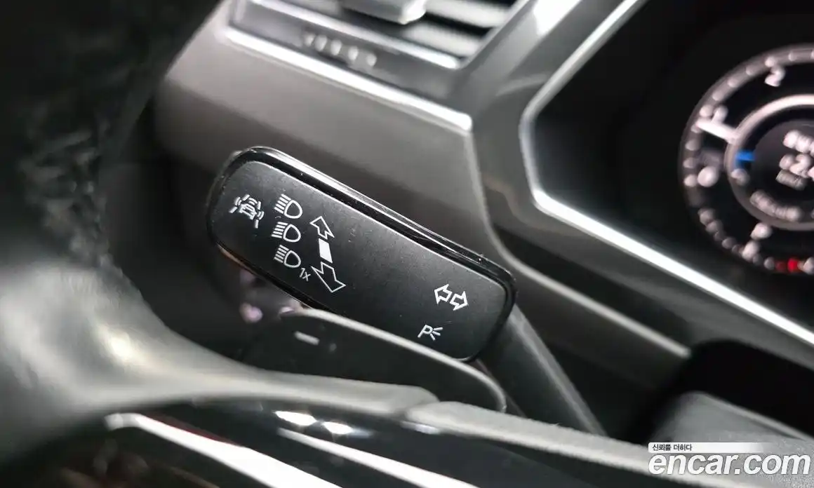 Volkswagen Tiguan 2018 2.0 автомат (гидро), фото 37