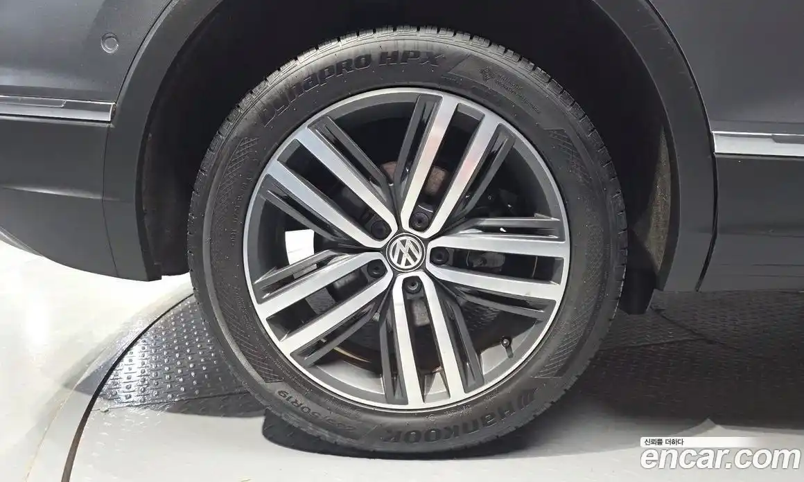 Volkswagen Tiguan 2018 2.0 автомат (гидро), фото 5