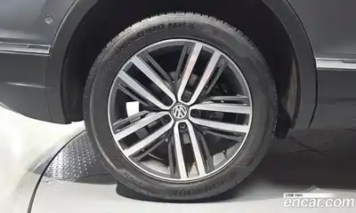 Volkswagen Tiguan 2018 2.0 автомат (гидро), миниатюра 5