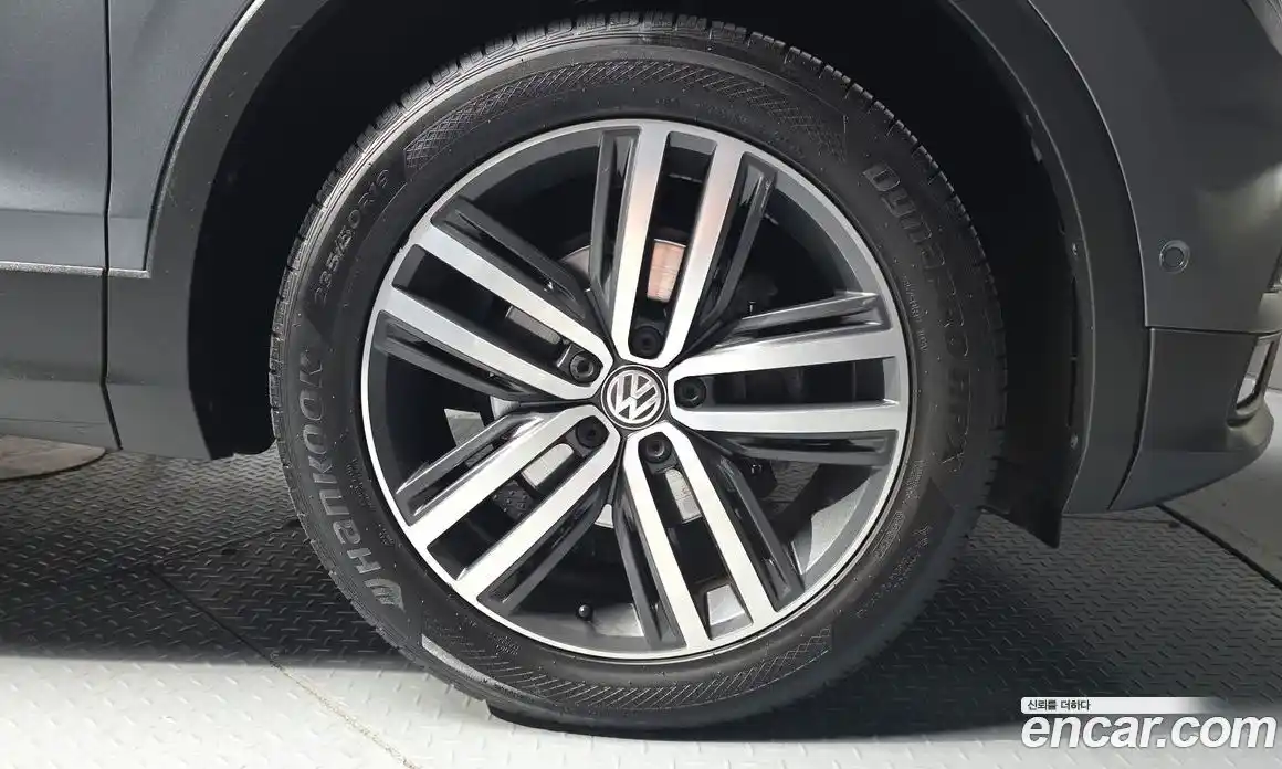 Volkswagen Tiguan 2018 2.0 автомат (гидро), фото 7