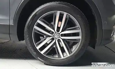 Volkswagen Tiguan 2018 2.0 автомат (гидро), миниатюра 7