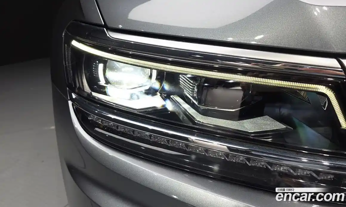 Volkswagen Tiguan 2018 2.0 автомат (гидро), фото 8