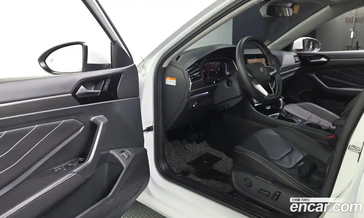Volkswagen Jetta 2022 1.5 автомат (гидро), фото 13