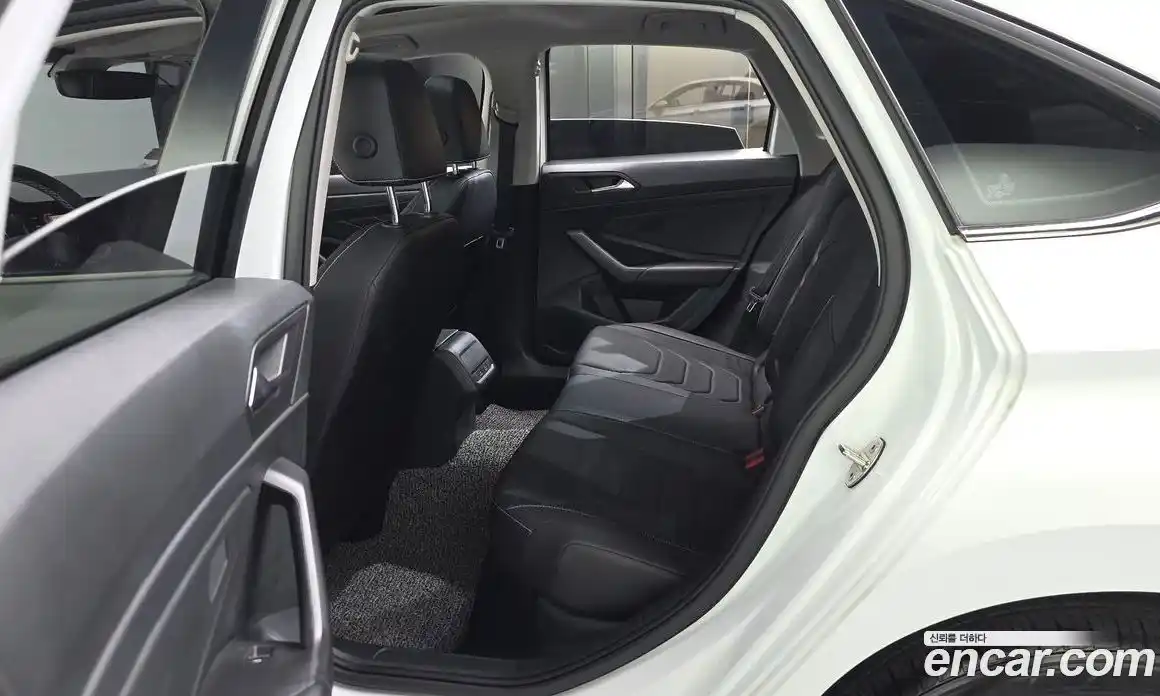 Volkswagen Jetta 2022 1.5 автомат (гидро), фото 16
