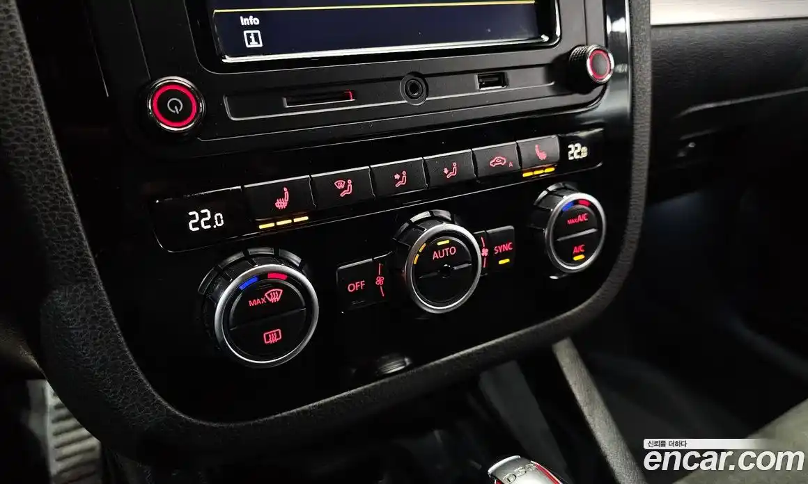Volkswagen Scirocco 2012 2.0 автомат (гидро), фото 17