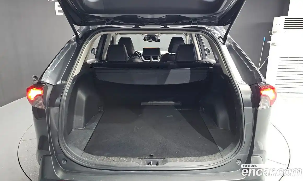 Toyota RAV4 2019 2.5 автомат (гидро), фото 26 Toyota RAV4 2019 2.5 автомат (гидро), фото 26