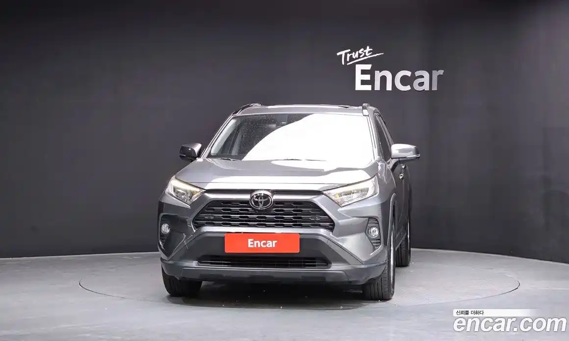 Toyota RAV4 2019 2.5 автомат (гидро), фото 3 Toyota RAV4 2019 2.5 автомат (гидро), фото 3