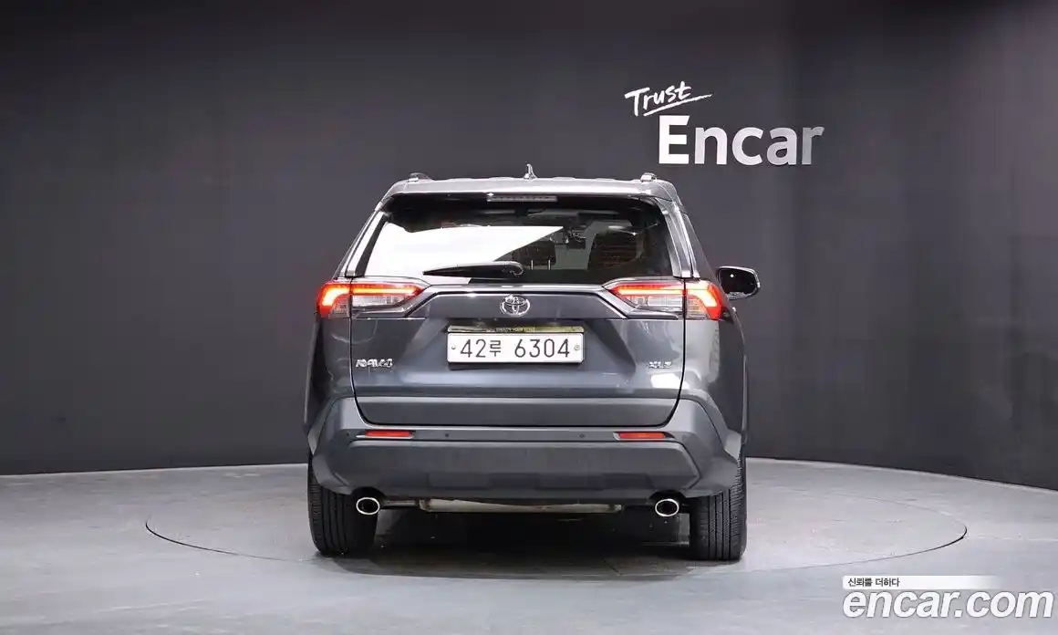 Toyota RAV4 2019 2.5 автомат (гидро), фото 4 Toyota RAV4 2019 2.5 автомат (гидро), фото 4