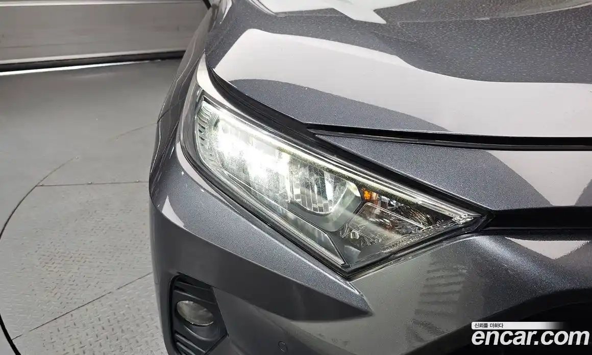 Toyota RAV4 2019 2.5 автомат (гидро), фото 8 Toyota RAV4 2019 2.5 автомат (гидро), фото 8