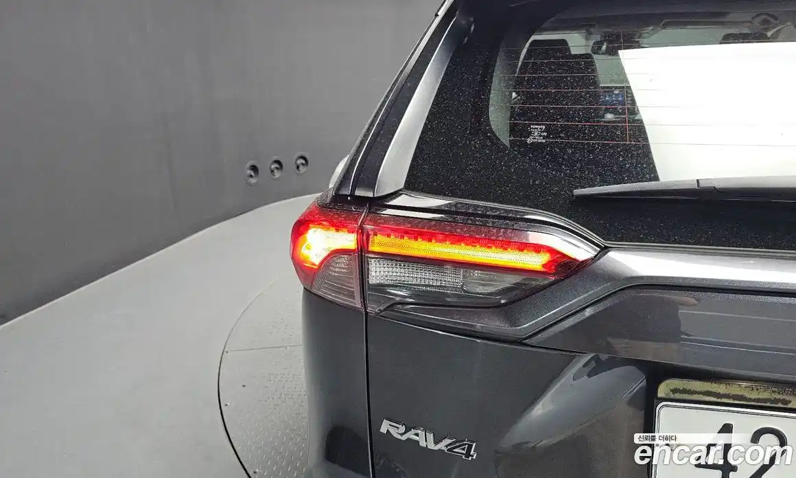 Toyota RAV4 2019 2.5 автомат (гидро), фото 9 Toyota RAV4 2019 2.5 автомат (гидро), фото 9
