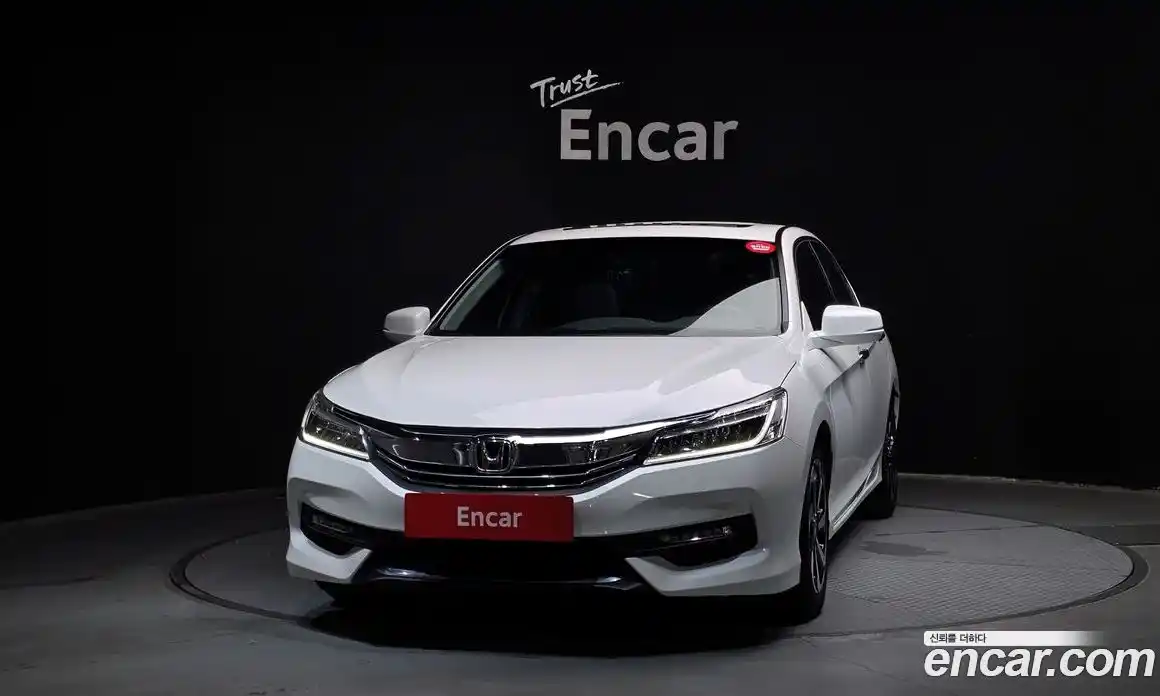 Honda Accord 2017 2.4 автомат (гидро), фото 3