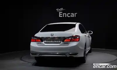 Honda Accord 2017 2.4 автомат (гидро), миниатюра 4