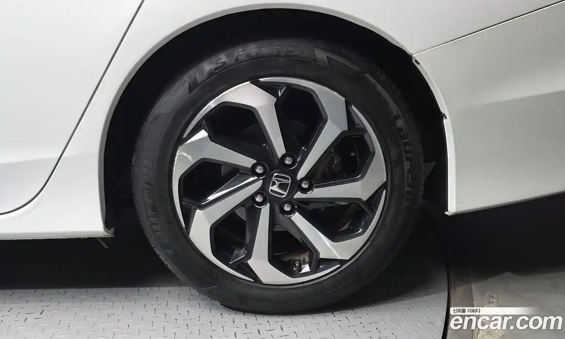 Honda Accord 2017 2.4 автомат (гидро), фото 7