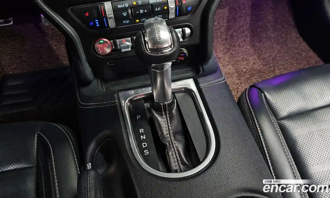 Ford Mustang 2020 2.3 автомат (гидро), фото 12