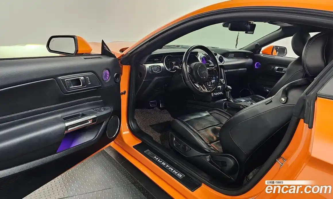 Ford Mustang 2020 2.3 автомат (гидро), фото 13