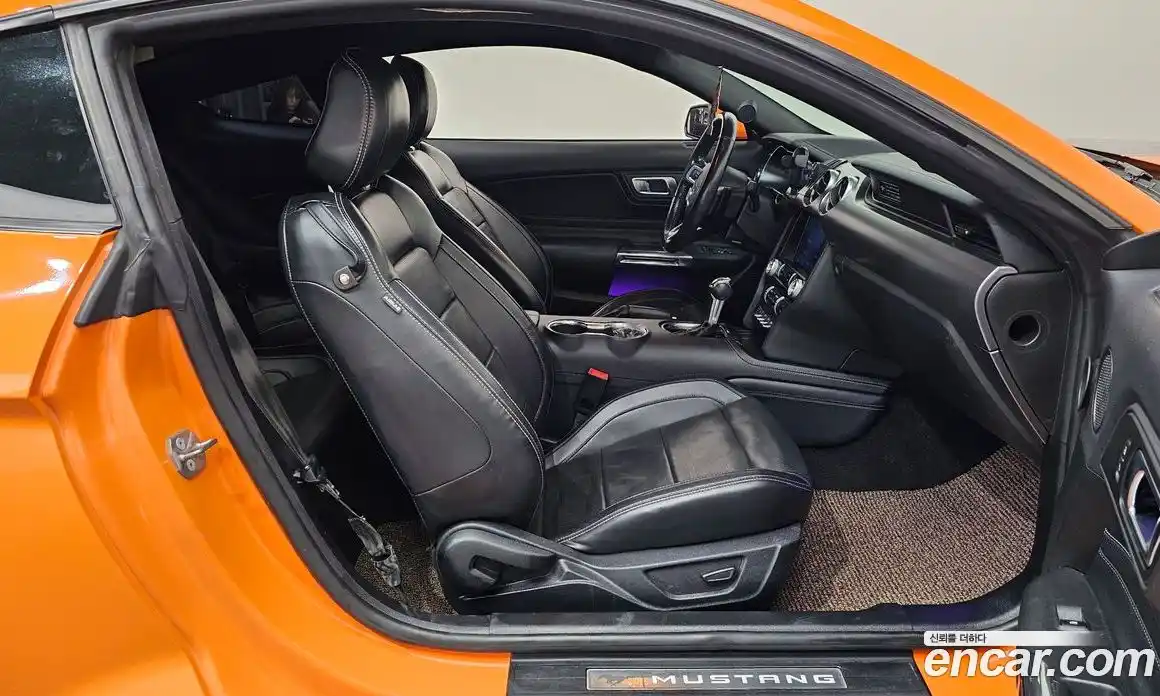 Ford Mustang 2020 2.3 автомат (гидро), фото 16