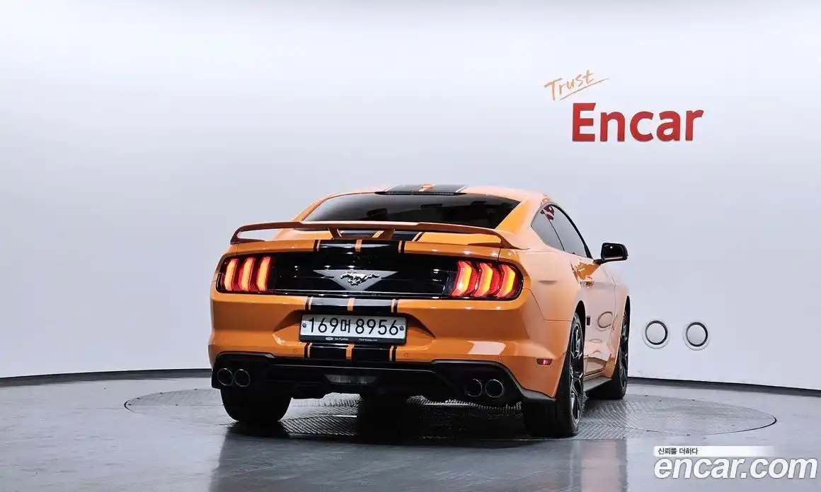 Ford Mustang 2020 2.3 автомат (гидро), фото 4