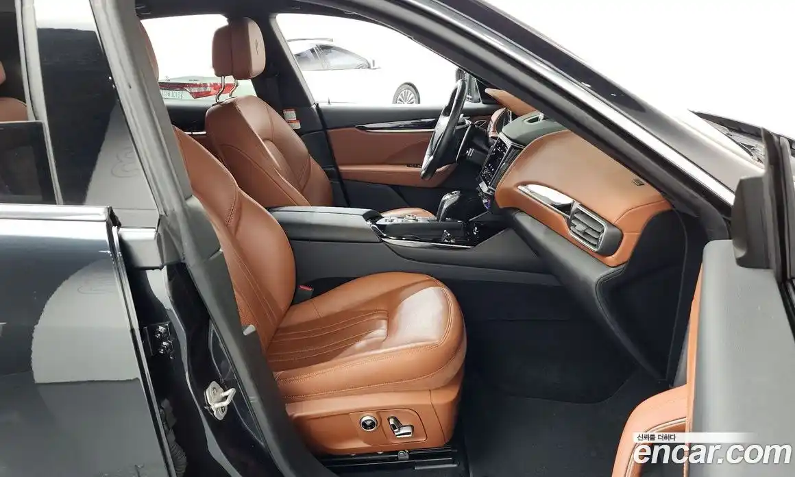 Maserati Levante 2022 2.0 автомат (гидро), фото 16 Maserati Levante 2022 2.0 автомат (гидро), фото 16