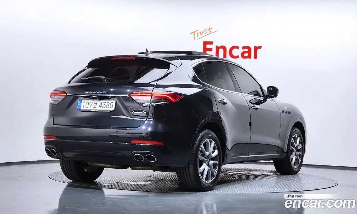 Maserati Levante 2022 2.0 автомат (гидро), фото 2 Maserati Levante 2022 2.0 автомат (гидро), фото 2