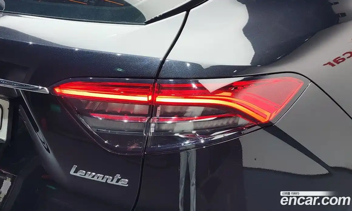 Maserati Levante 2022 2.0 автомат (гидро), фото 9 Maserati Levante 2022 2.0 автомат (гидро), фото 9